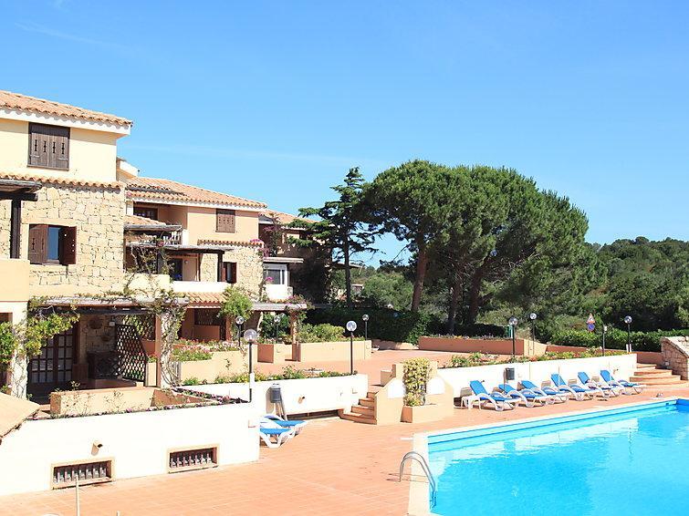 Aparthotel Bougainvillae 2*